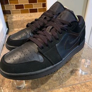 Nike triple black Men's Black Low-Top Sneakers